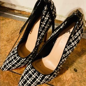Ladies houndstooth pumps with red trim